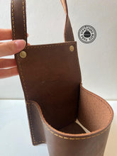 Cargar imagen en el visor de la galería, Porta mate de cuero
