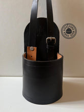 Cargar imagen en el visor de la galería, Porta mate de cuero
