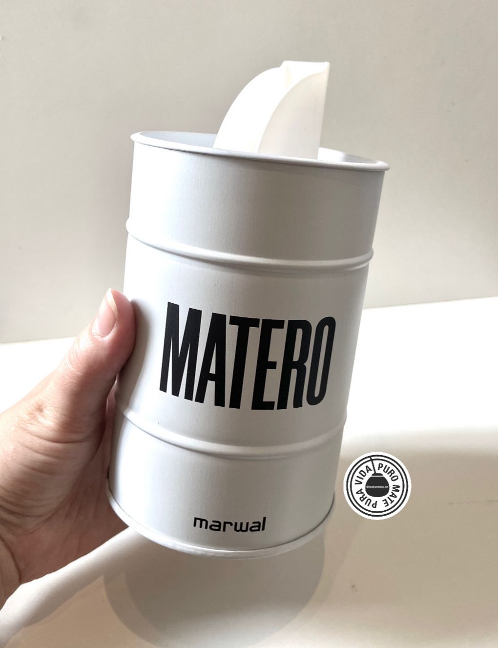 Latas de acero inoxidable blanco grande