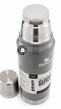 Cargar imagen en el visor de la galería, Stanley Gris 1 l.
